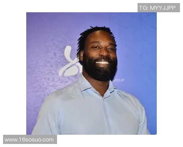 戴维斯头像足球明星的崛起与影响力分析