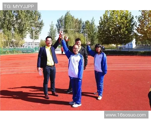 足球明星温暖行动传递爱心点亮希望之光